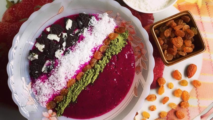 fruit smoothie bowl 5 easy-on-the-tummy meals for sehri