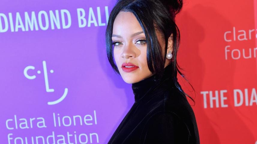Rihanna becomes most followed woman on Twitter 