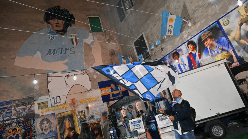 maradona-graffiti.gif