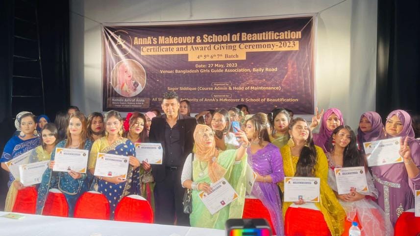 100 women took selfie with me that day: Zayed Khan