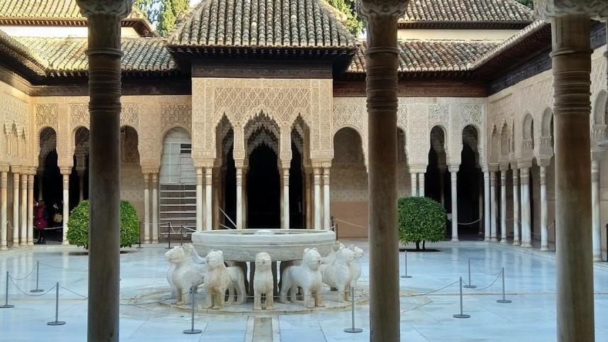 courtyard_of_the_lions_-_quamrul_haider_0.jpg