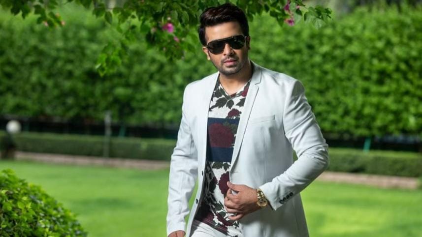 Anonno Mamun finalises heroine for Shakib Khan film