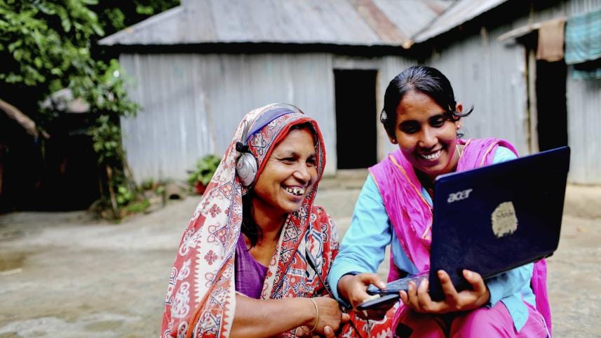 Proportion of households with internet rises by 9 times