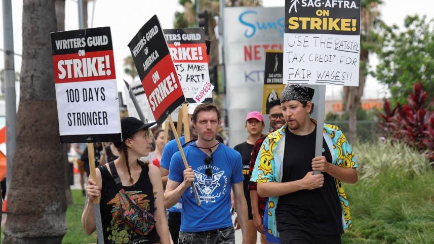 2023-08-11t190510z_1281151149_rc2ul2ayco28_rtrmadp_3_television-strike.jpg