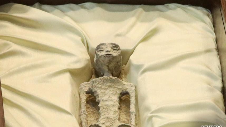 mummified alien body mexico congress.jpg