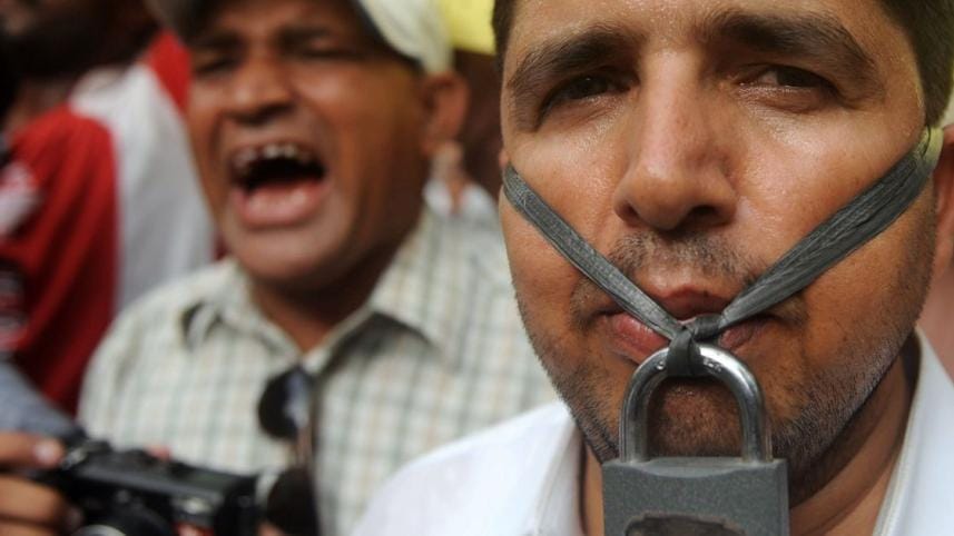 Free pages, free lenses