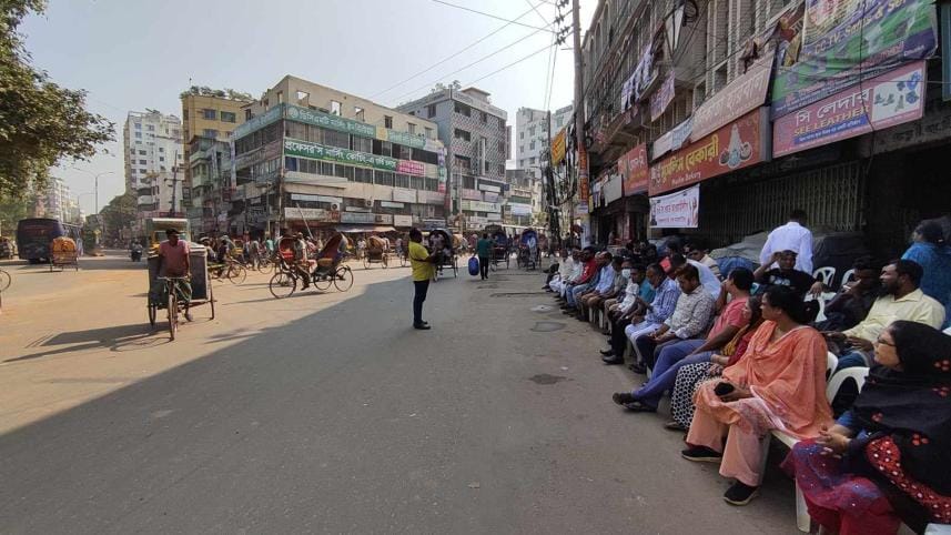 AL men took position at Mohammadpur. 