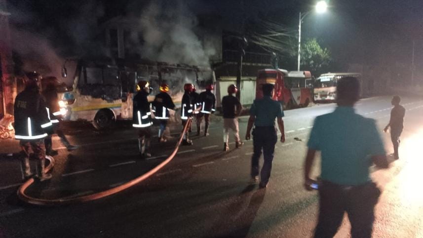 Two buses torched in Chattogram blockade