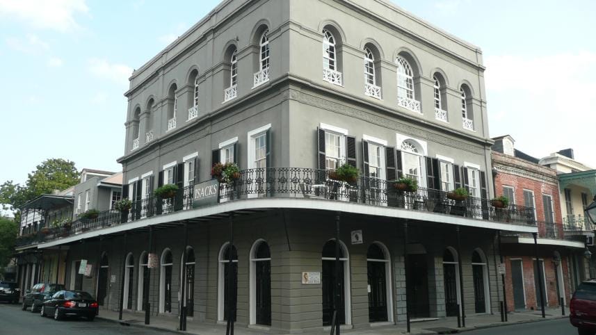 the_lalaurie_mansion    7 haunted locations to add to your travel list 