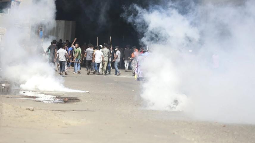 Teargas shells, sound grenades used to disperse protesters