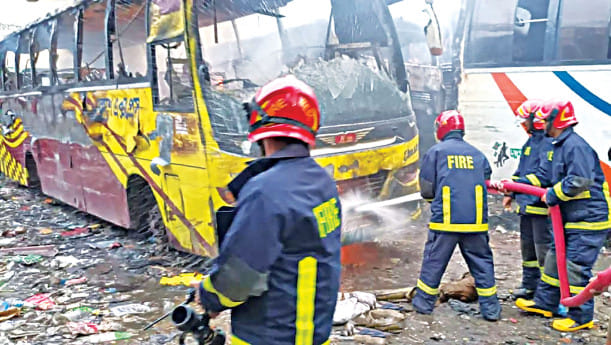 48-Hr Blockade: Arsonists torch 11 vehicles