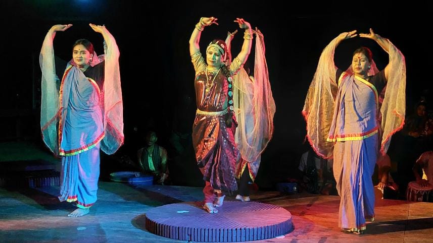 swapnadal_bangladesh_production_chitrangada-j.jpg