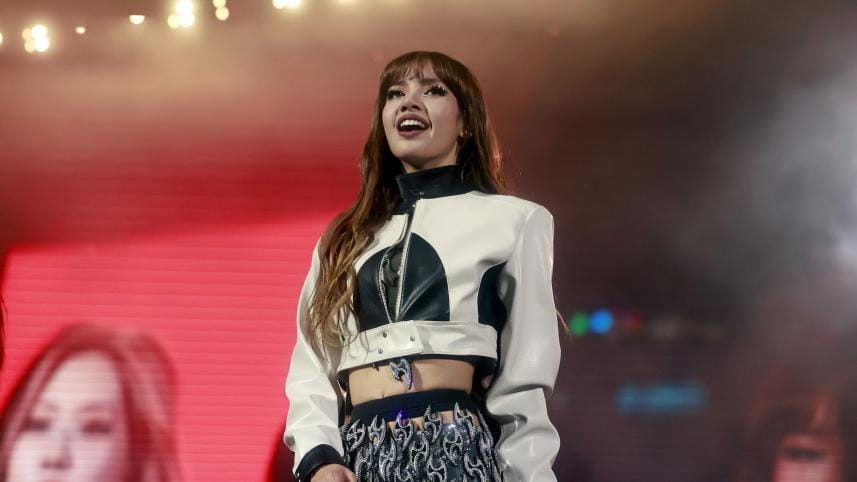 231101091623-lisa-blackpink-file.jpg