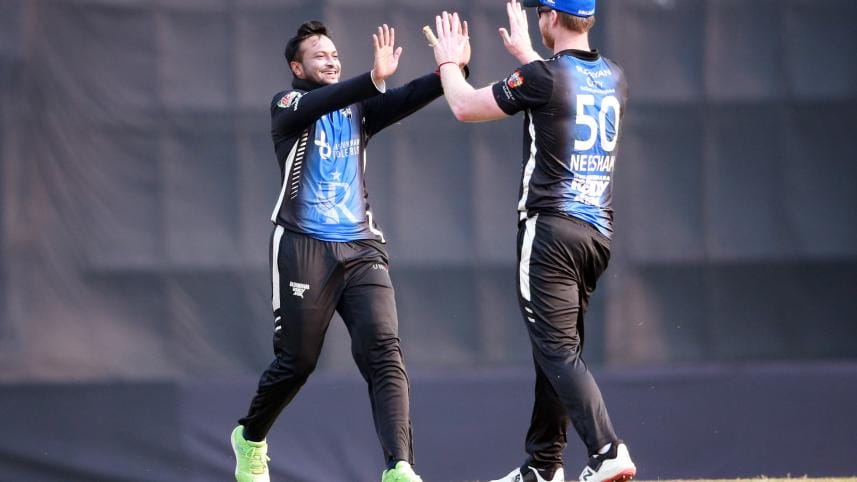 Shakib Al Hasan, Jimmy Neesham.jpg