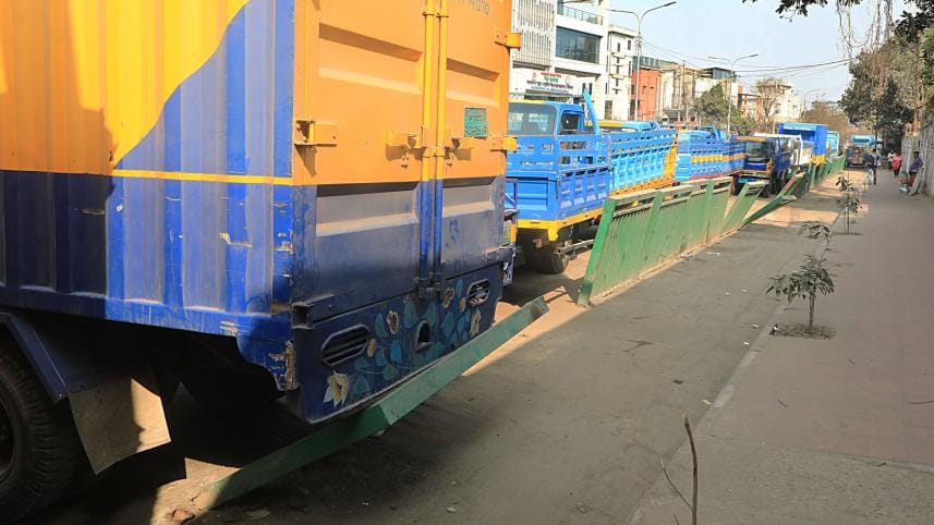 Satrasta in Dhaka Returns to Its Former Glory