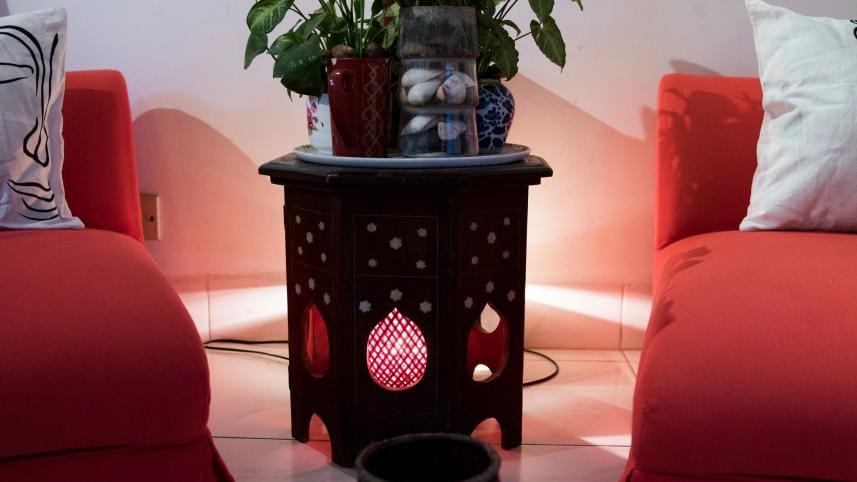 Decorating your home with arts and crafts