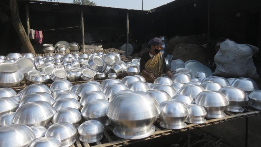 aluminium_pots_at_rangpur_bscic_workshop.jpeg