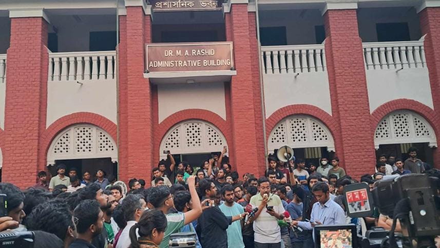 Demonstrating Buet students seek PM’s intervention