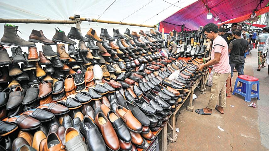 Panthapath street market: A Hub for Affordable Shoes