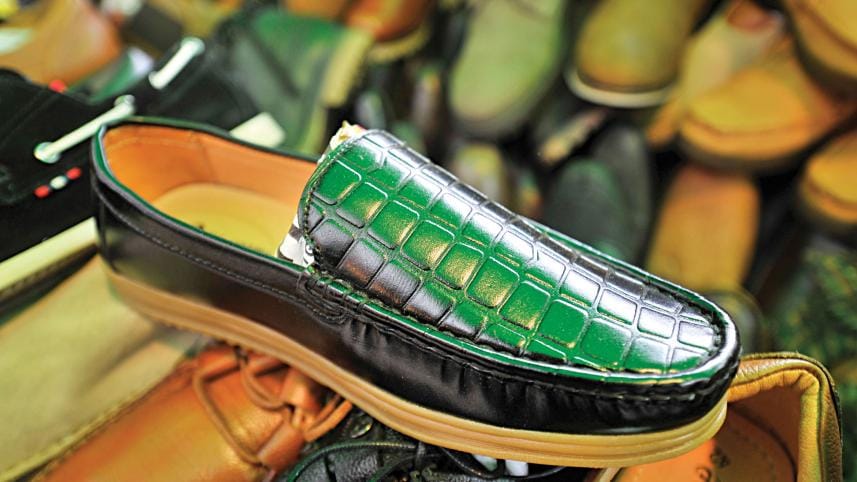 Panthapath street shoe market