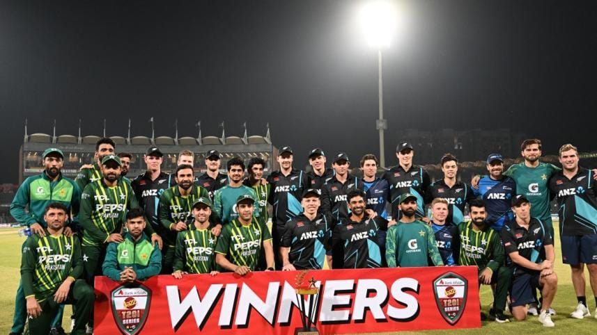 Pakistan, New Zealand cricketers.jpg