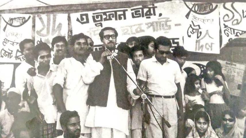 bangabandhu-addressing-a-meeting-at-tejgaon-during-the-election-campaign-1970-1584848113805.jpg