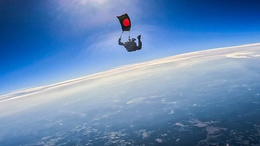 Ashik Chowdhury's record skydive from 41,000 feet!