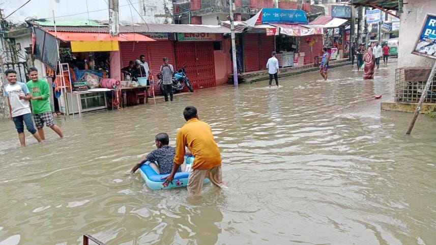 Flood-trapped victims in Sylhet wards