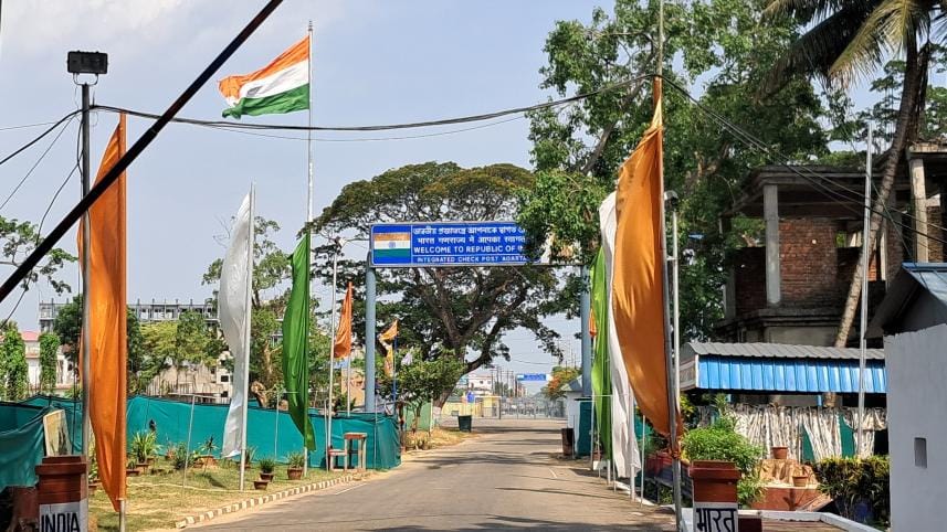 trade via Akhaura land port to remain suspended