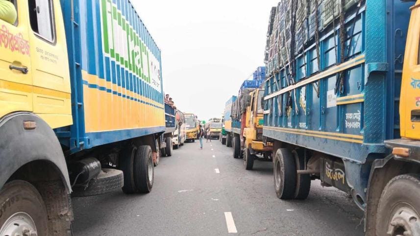Eid home rush: 7km tailback on Tangail side of Bangabandhu Bridge