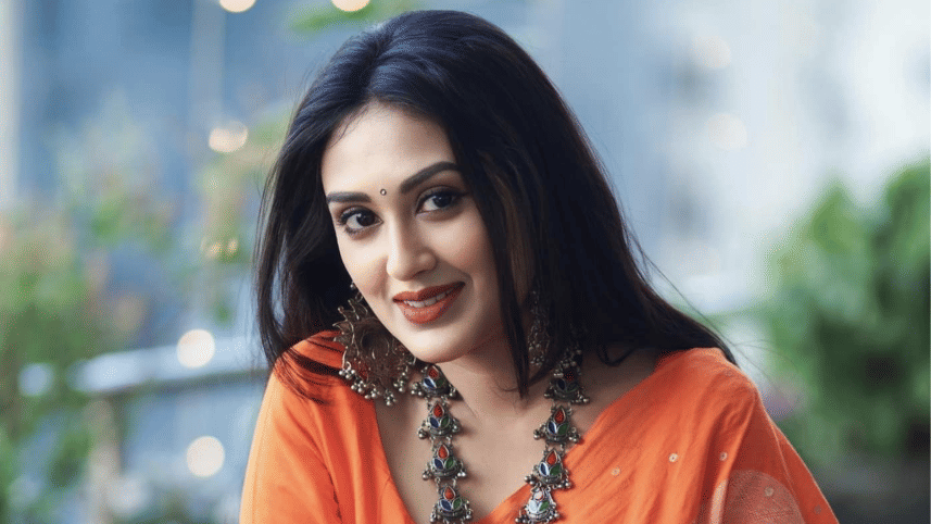 Kushum Sikder to make directorial debut in ‘Shoroter Joba’