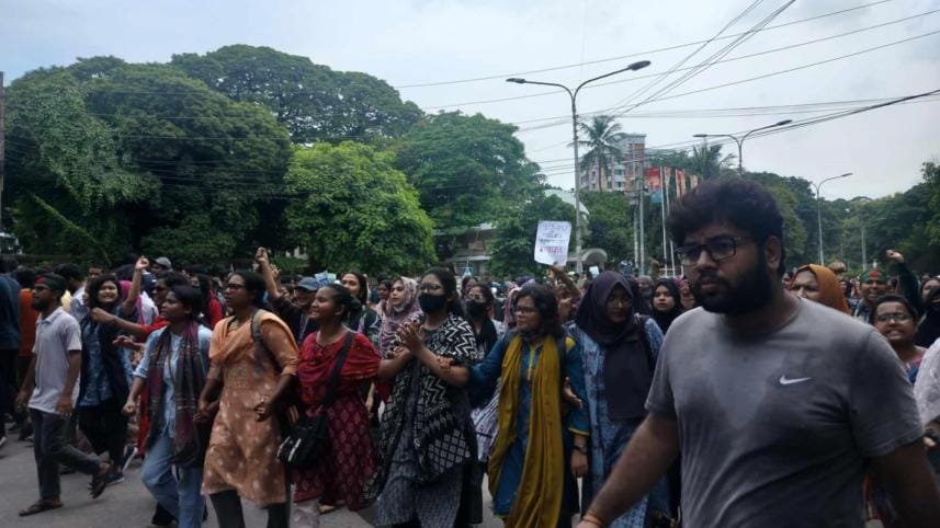 Dhaka University students protest PM's speech quota comments