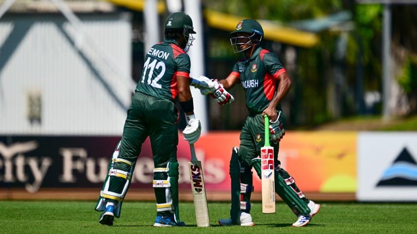 Parvez Hossain Emon, Tanzid Tamim.jpg