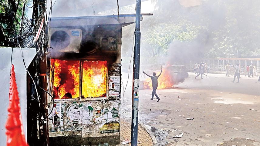 violence-rocks-dhaka-4.jpg
