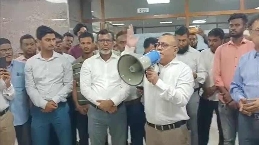 Protesters demand NBR chairman’s resignation