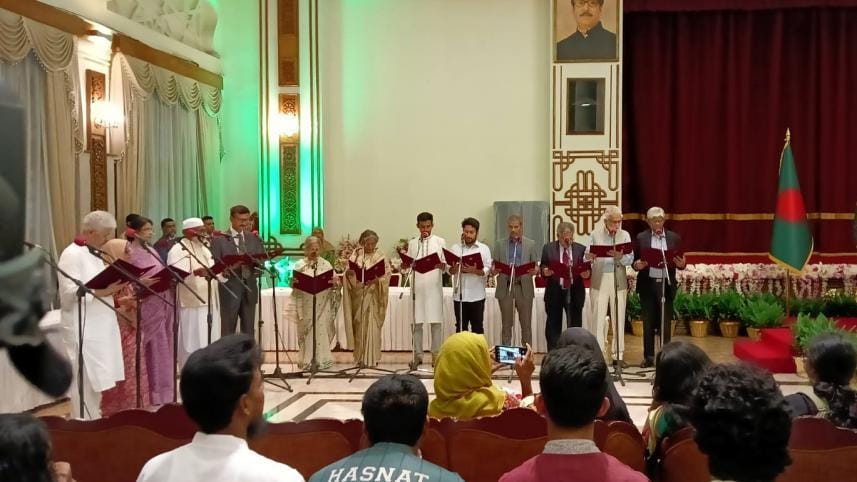 expectations from interim government's advisers