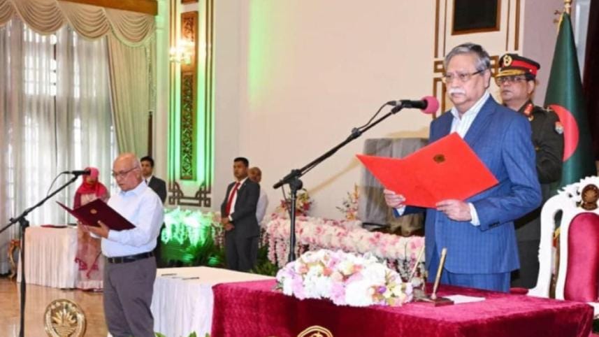 Farooq-e Azam sworn in as adviser