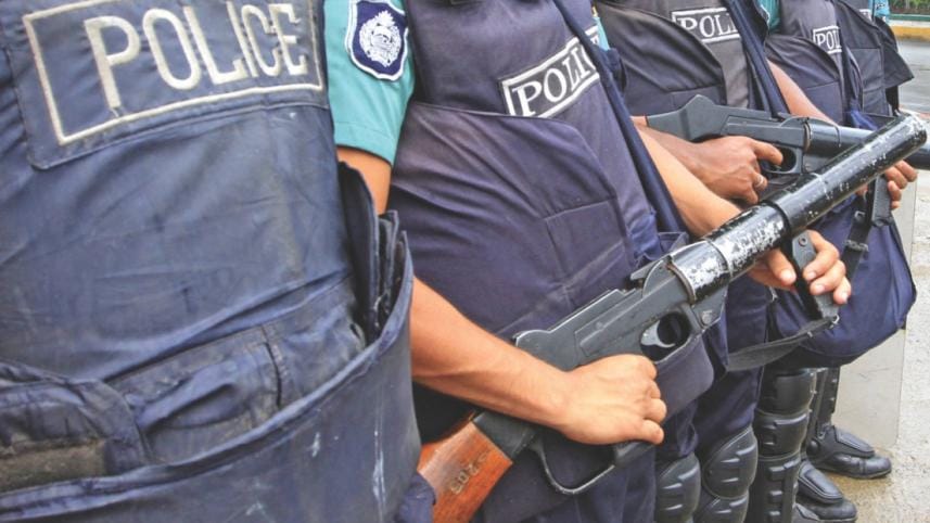 police banned from carrying lethal weapons