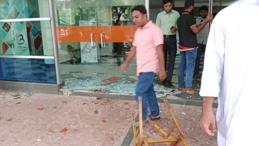 strengthen the chief adviser's role in government