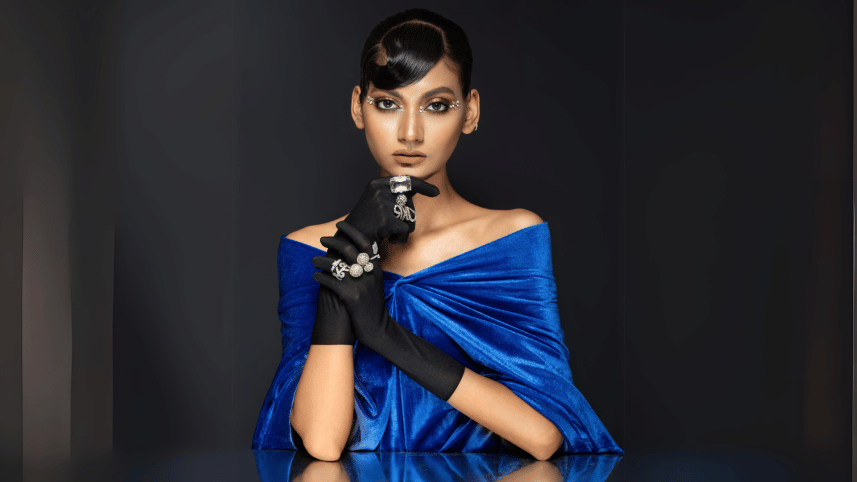 Why spend on diamonds when glass can fool you just as well? 