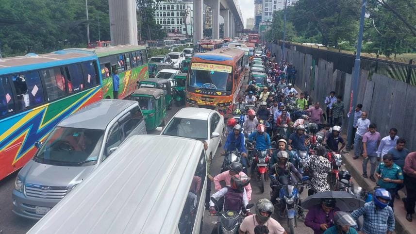 Karigori Chhatra Andolon student protest causes traffic jam