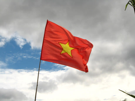 flag_of_vietnam.jpg
