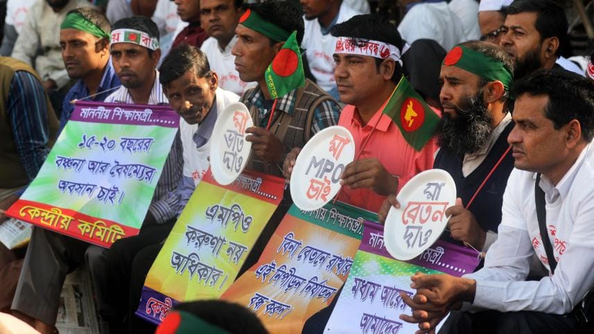 Teachers' demand for living wages