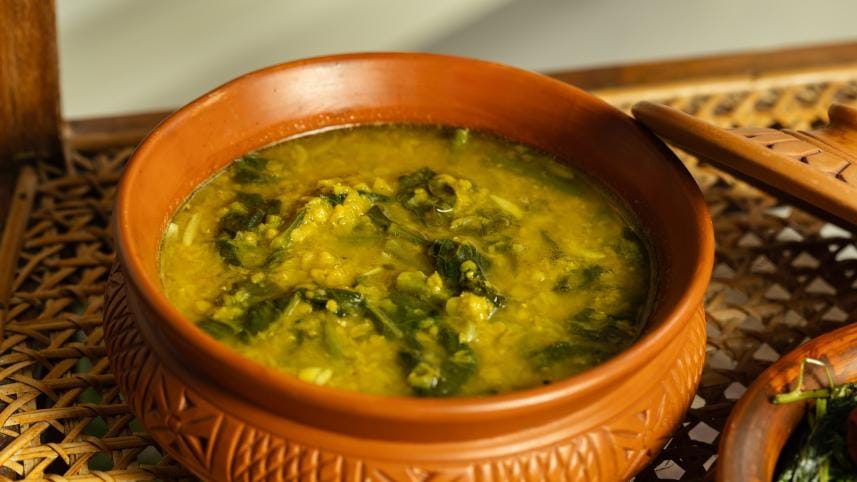 shukto_with_palong_shak    Durga puja delights: Leafy greens that are actually delicious 