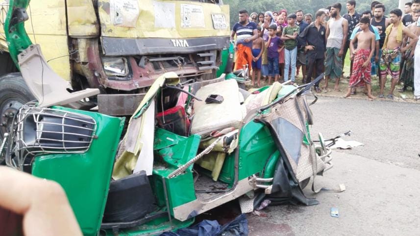 Narsingdi truck-auto rickshaw collision