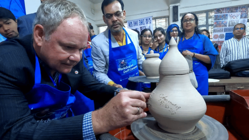 Dutch Delft Blue workshop.png