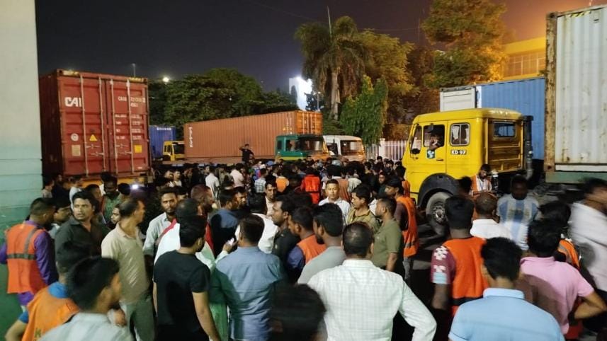 Cargo transportation halted at Ctg port as workers begin fresh strike