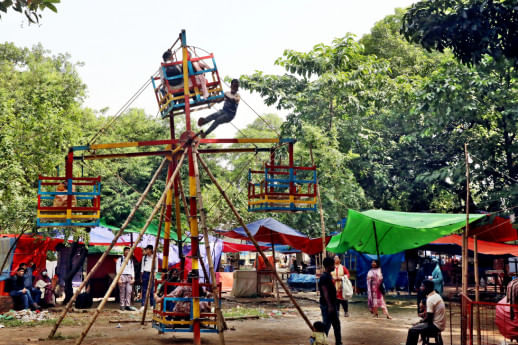 Overcrowding, pollution, food stalls: Suhrawardy Udyan under threat