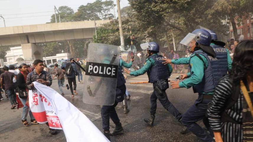 attacks on protesters in Dhaka