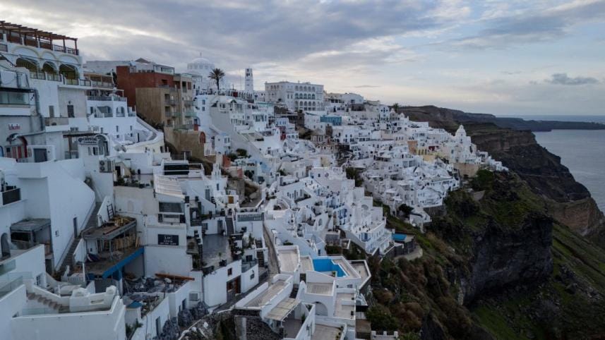 Greek island Santorini affected by earthquakes